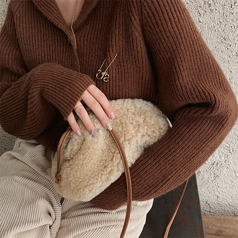 Fur diagonal bag womens fashionable New fur clutch cute coin handbag shoulder messenger 240919