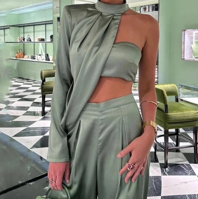 Two piece casual womens autumn sexy pendant neck Oblique shoulder bra vest wide leg Trouser set 240918
