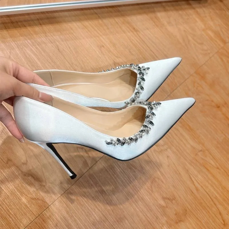 Womens 2024 slim high heels Pointy French Temperature Rheinster single shoes bridesmaid wedding shoes 240919