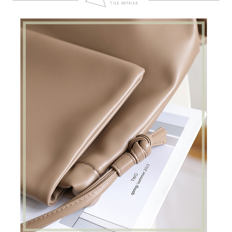 Fashion Messenger Bag Women's Large Capacity Shoulder Bags Chic Solid Color Leather Soft Flip Bolsos Office Ladies Commuter Sac