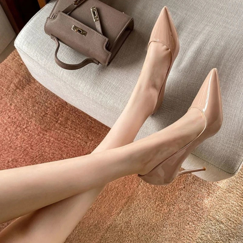 Trendy Nude High Heels 2024 Minimalist Patent Leather Temperament Pointed Shallow Mouth Versatile High Heels Single Shoe 240921