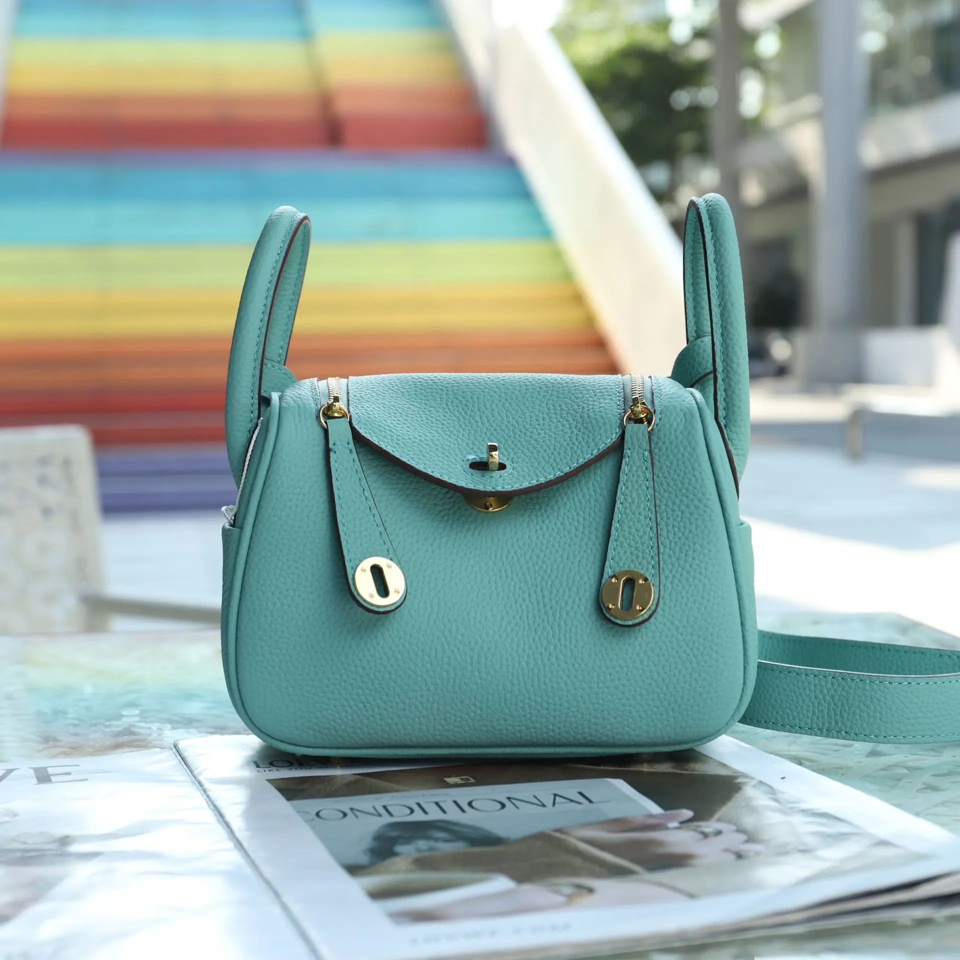 2024 New Mini Di Leather Doctor Women's Trendy Single Shoulder Crossbody Pillow Medicine Box Bag Soft Cowhide