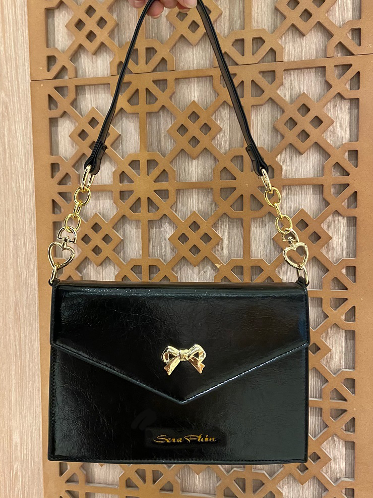 Fashionable All-Match Retro Women's Envelope Japanese Commuter Sweet Cute Metal Decorative Messenger Bag Shoulder Bags