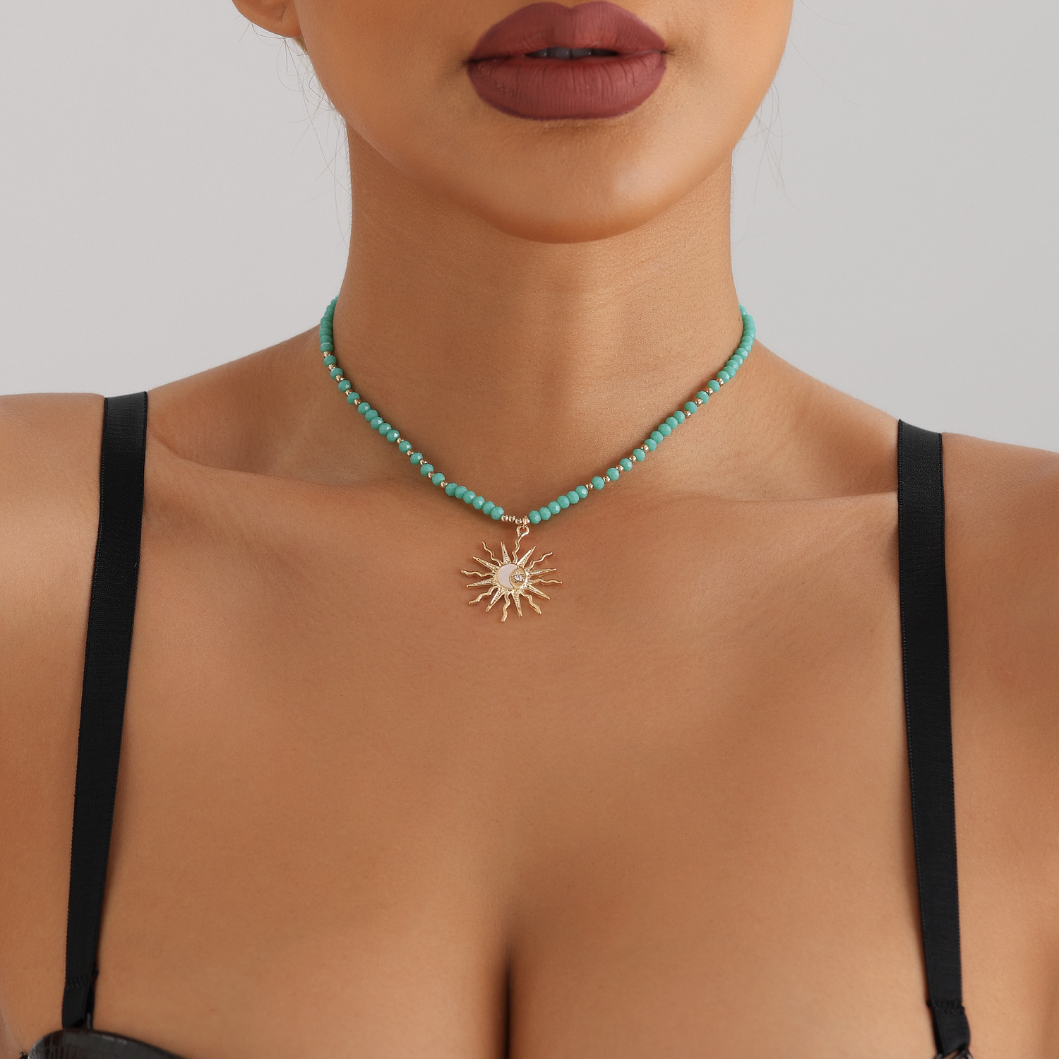 Beaded Crystal Choker Necklace with Sun Pendant for Women Fresh & Unique Green Blue Bohemian Gold Plated Y2K Jewelry Party Daily Outfit Gifts Girls