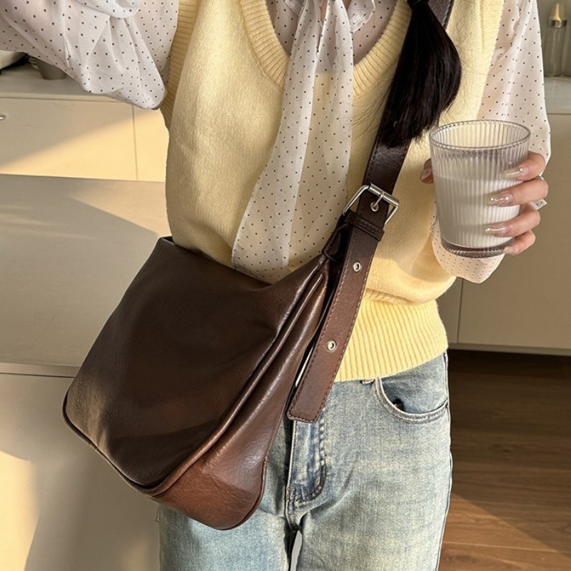 Large Capacity Casual Tote Women Shoulder Vintage Fashion PU Leather Message Bag 2024 New All-Match Commuter Bolsas Mujer