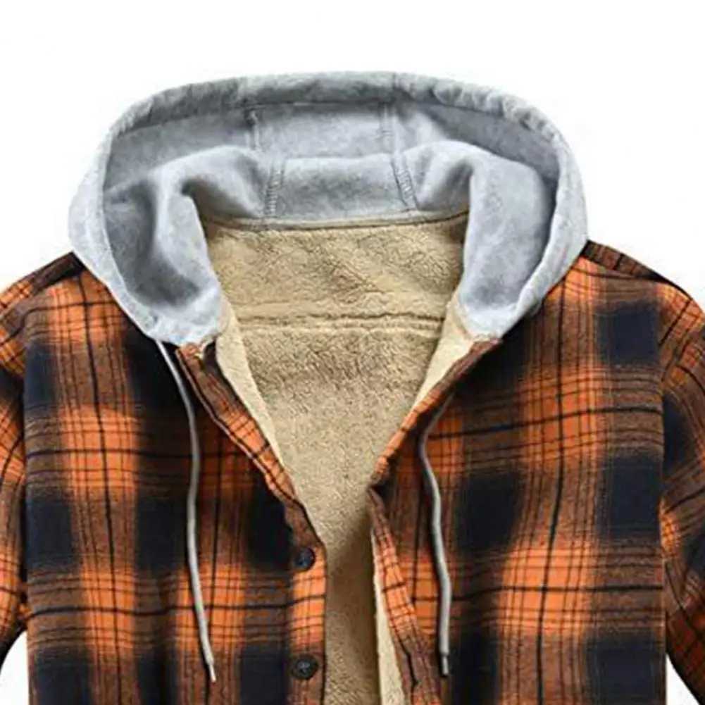 Warm Wool Coats Fashion Winter Men Jacket Plaid Buttoned Coldproof Loose Plush Lining Hooded Jacket Outwear Casual Men Cardigans M240921