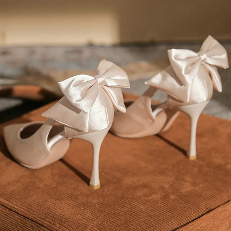 2024 Spring/Summer White Spot High Heels Womens Thin High Heels Single Shoes Butterfly Wedding Shoes Small Bridal Shoes 240919