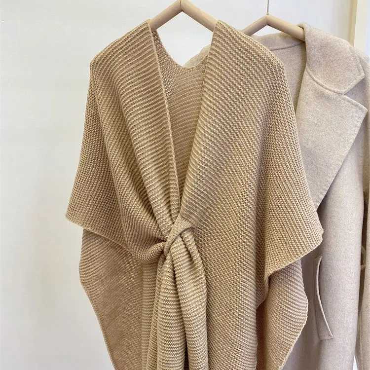Solid winter triangular scarf womens shAWl bag keeps warm patch work blanket womens knitted raincoat T185 W240921