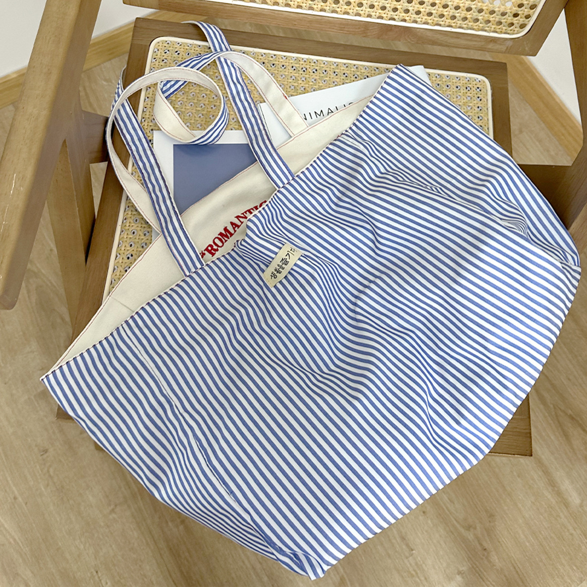 Women's Designer Bag Large Capacity Handbag Front Double sided Back Striped Single Shoulder Texture Embroidered Canvas Bag Free Shippin