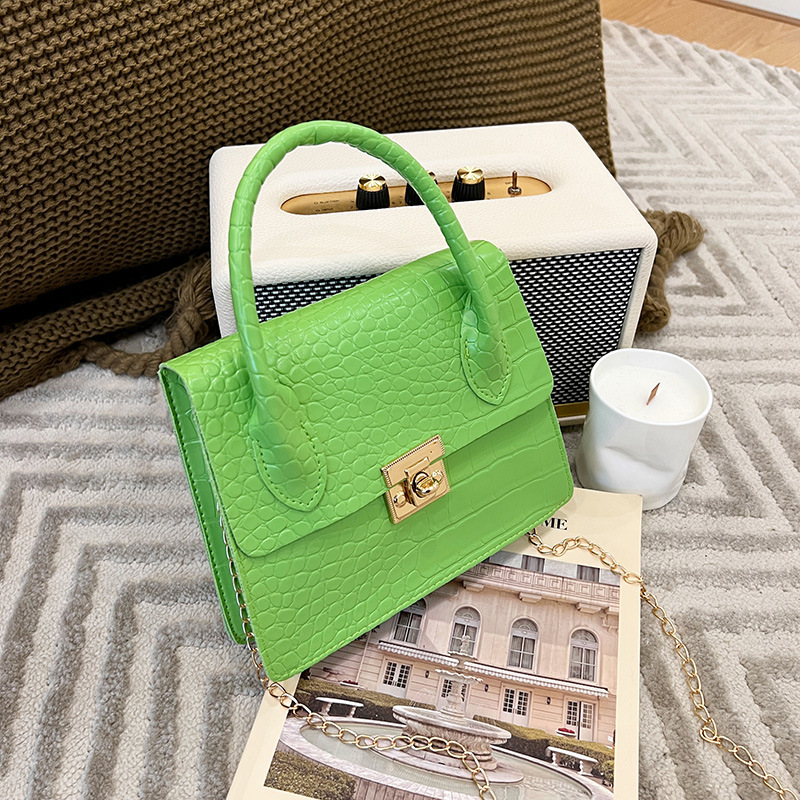Fashionable handed ladies handbag womens small phone bag fashionable woman crossbody shoulder bags casual 5 colors chain purse CSD2409211