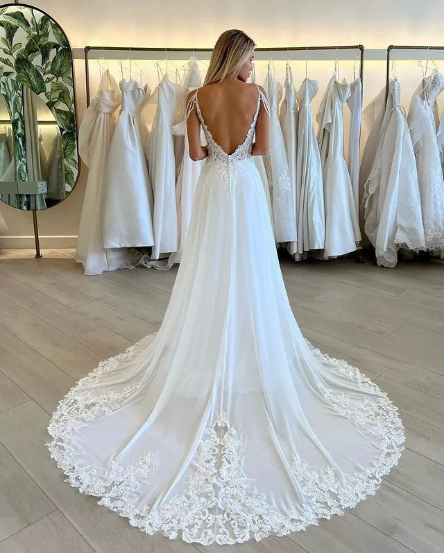 Bohemian Beach Wedding Dresses With Side Split Sexy Backless Chiffon Long Wedding Gown For Bride Lace Appliques Spaghetti Straps Chic Boho Bridal Dres