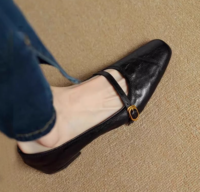 Women Shoes Vintage Flat Bottom Comfort Soft Sole Pointed Toe Sexy Style Simple Design Fashion Triple Black Brown fashion