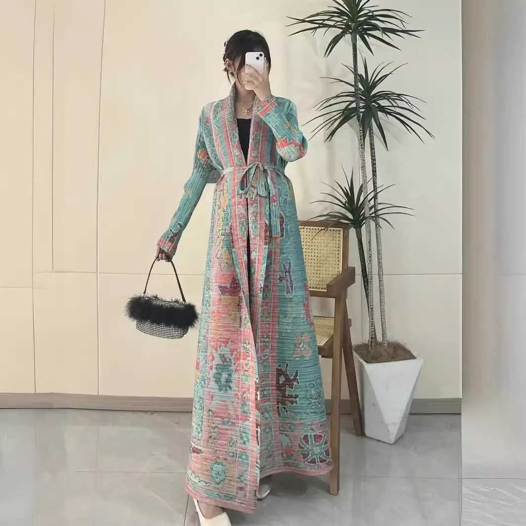 Pleats Elegant Pleated Long Trench Coat 2024 Spring And Summer New Long Robe Coat Jacket Cape Print FashionX240921