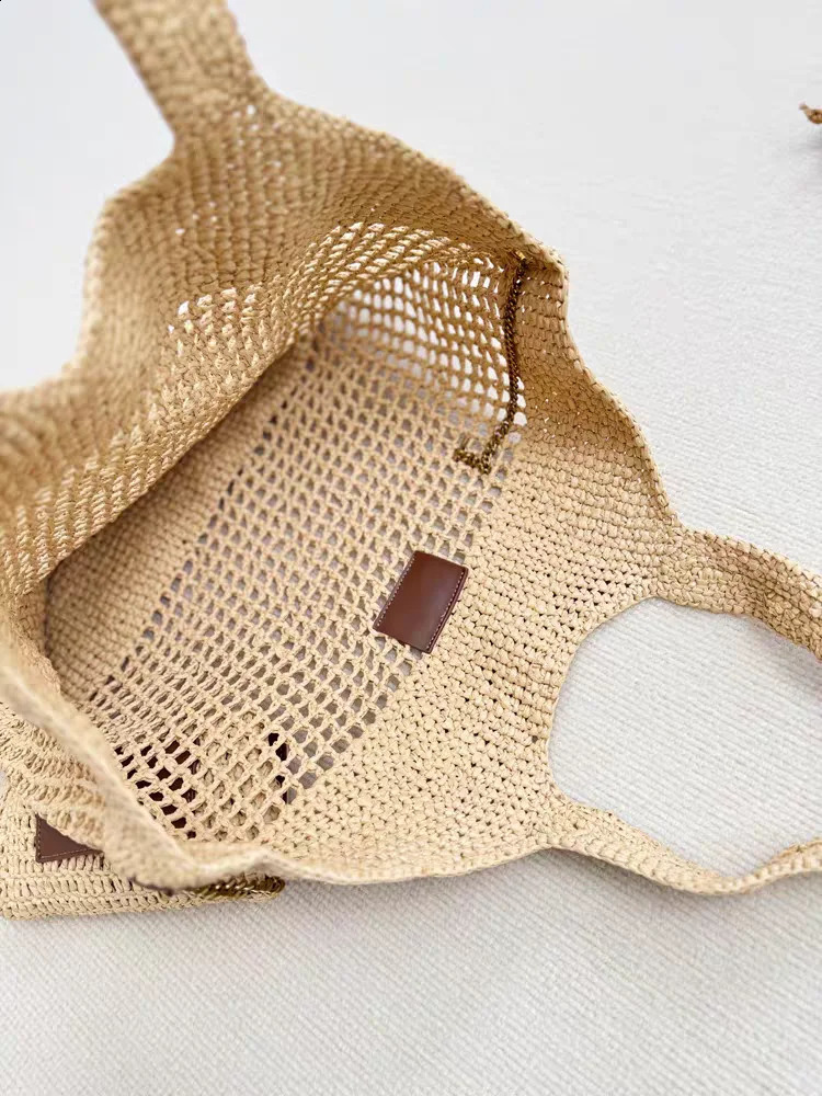 SpringSummer Grass Handbag Single Shoulder Bag Hollow Womens Shopping 240919