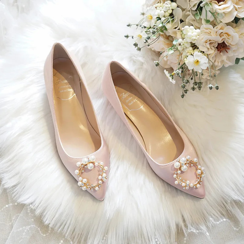 3cm low heel pregnant woman bride Medum white satin pump toe pearl round buckle slide on safety dress single shoe 240919
