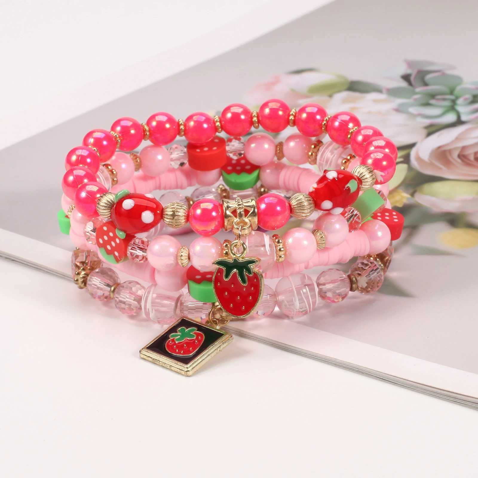 Strawberry Pendant Pink Beads Multilayer Stretch Bracelet Cute Fruit Design Hand Decoration Gift For WomenX240921