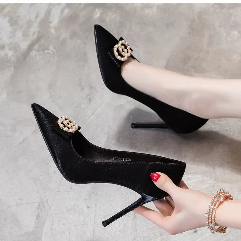 White high heels womens wedding shoes thin high heels pearl rhinestone toe temperature womens autumn single shoes bridesmaid 240919