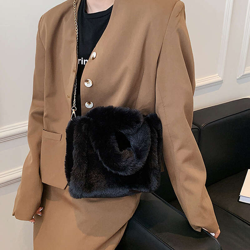 Designer bag Women's Bag Faux Fur Shoulder Bag Autumn Winter Plush Tote Bag Puffer Handbag Casual Fuzzy Large Capacity Shopping Bag 2023 New tote