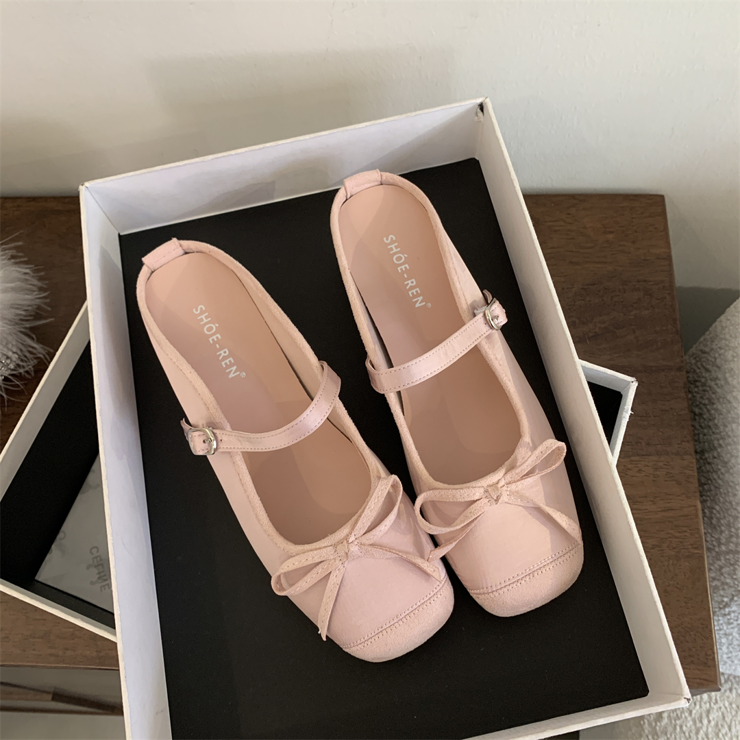 2025 S Fashion Designer Women Casual Shoes Flat Bottom Comfort France Gentle Style Cute Design Triple Pink Sier Free Shipping