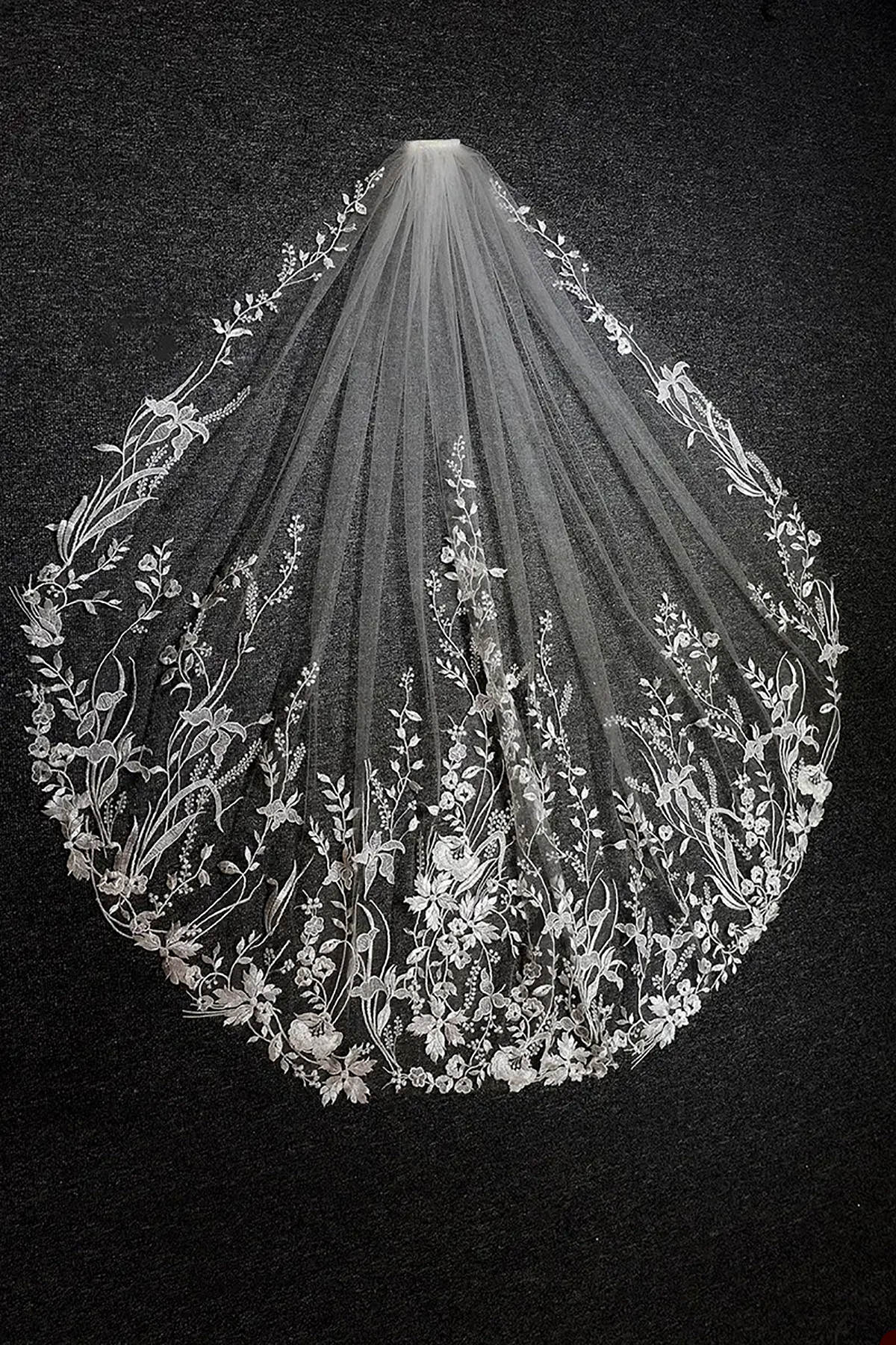 Classic Wedding Veil Appliques One Layer Long Fingertip Length Bridal Veils Applique Bead Edge Wedding Accessories Custom Made