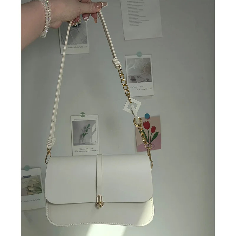 2023Fashion New Women's Street Trend High-End Pillow Exquisite Lock Ladies Shoulder Urban Beauty Crossbody Bag
