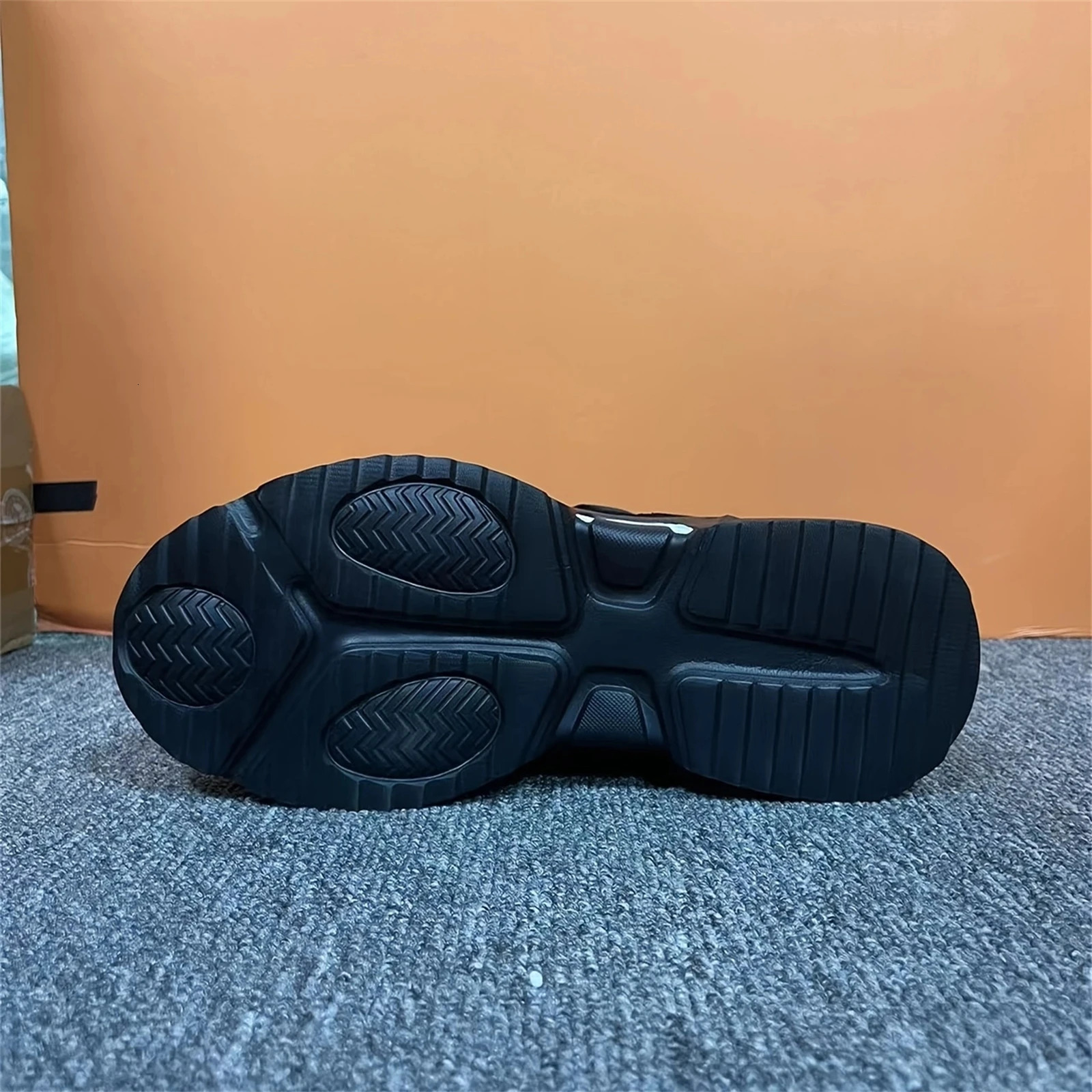 High Top loafers men Sneakers Outdoor Anti-slip Male Casua Leather Fashion Men's Anlkle Snow ugggly boots Hombre Winter Running Shoes