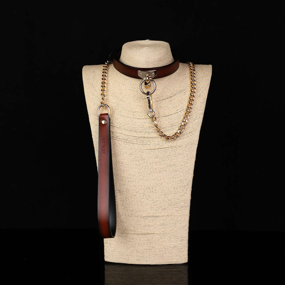 Sexy SM props, female slave training, leather traction collar, high-end cowhide collar, alternative adult products, hair replacement