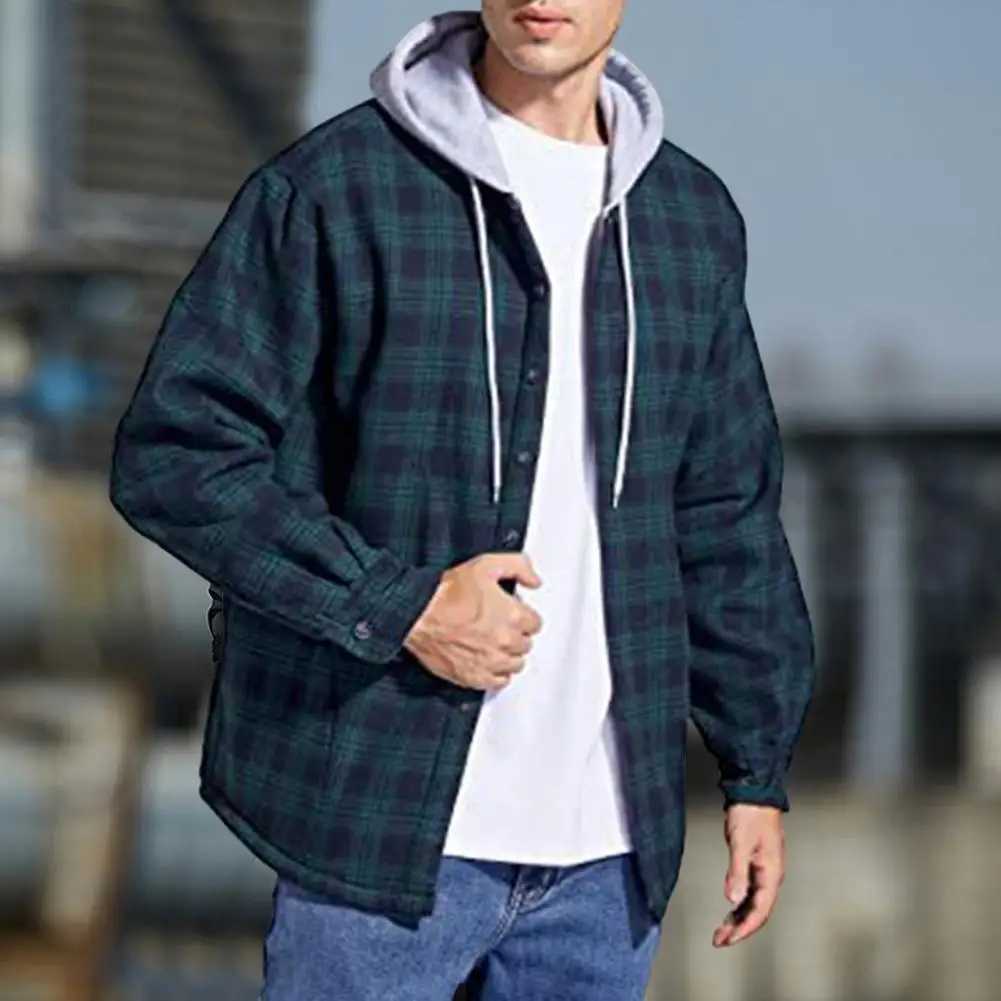 Warm Wool Coats Fashion Winter Men Jacket Plaid Buttoned Coldproof Loose Plush Lining Hooded Jacket Outwear Casual Men Cardigans M240921