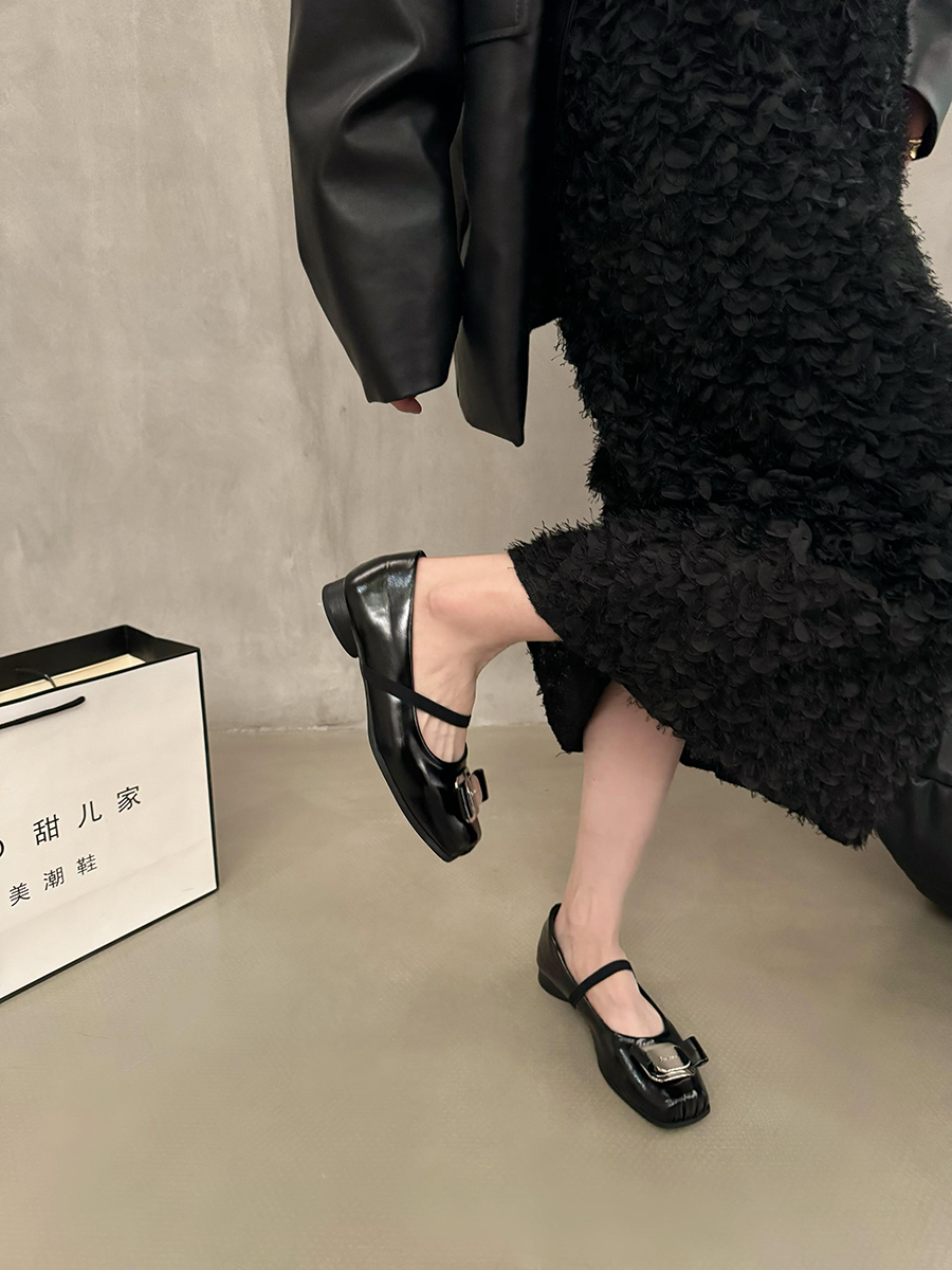 Casual Women's Flats: Stylish Metal Square Toe Comfort Shoes in Triple Black, Sier, Beige e6b9