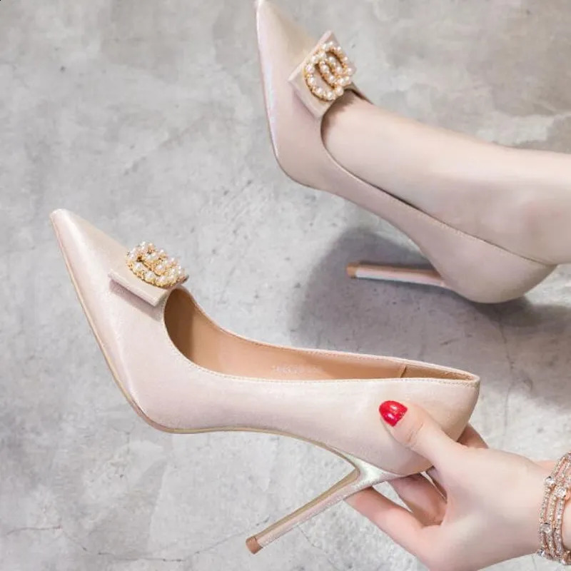 White high heels womens wedding shoes thin high heels pearl rhinestone toe temperature womens autumn single shoes bridesmaid 240919