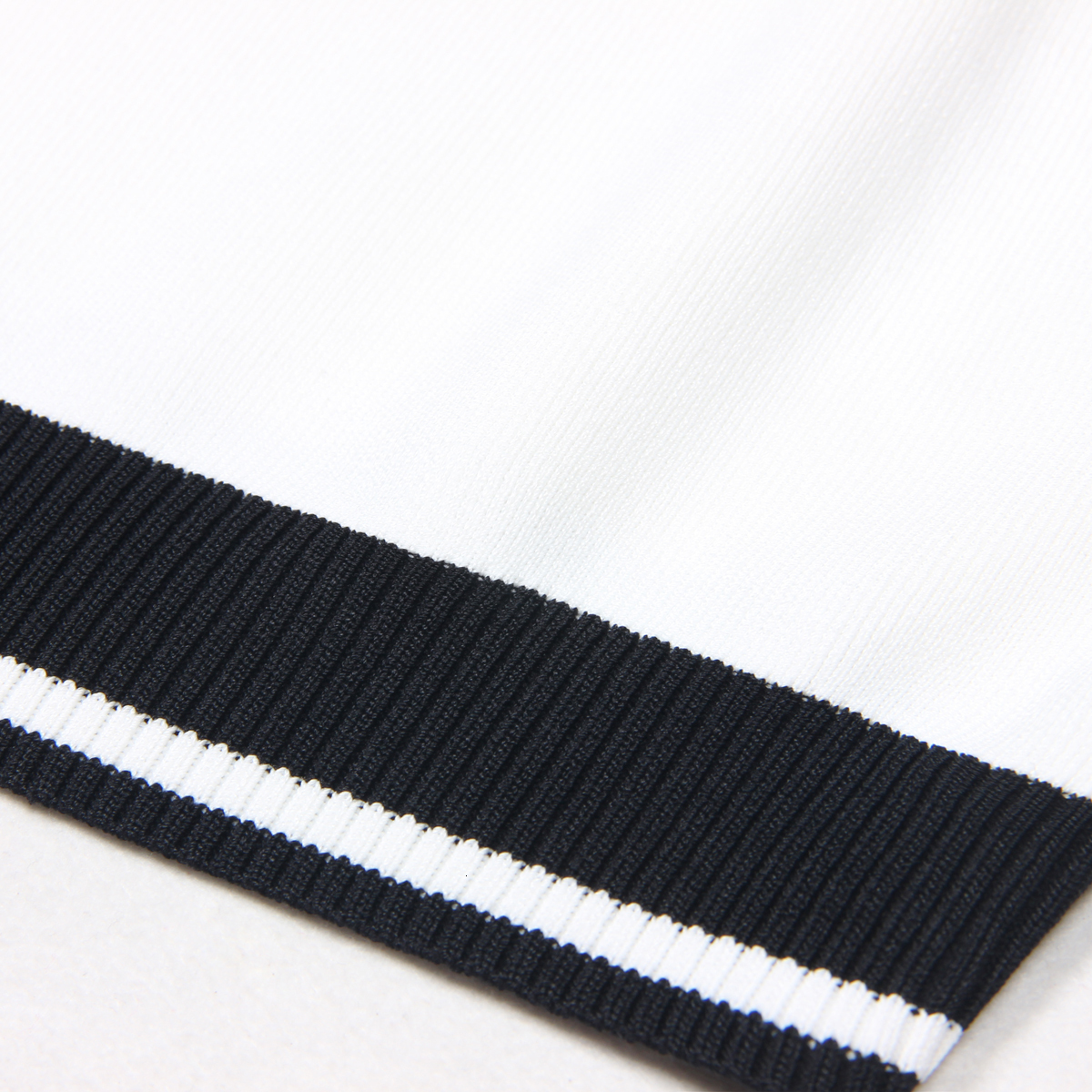 SML High Quality In Stock Summer 2024 New Sleeveless Short Knitted Lady Versatile Vest Halterneck Camisole Women's Top