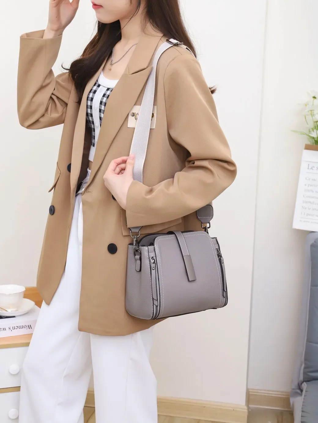Real Genuine Leather Versatile Fashion Women's Small TLXT Handbag High Quality Shoulder Bag Lady Commuting Crossbody Bucket Bag