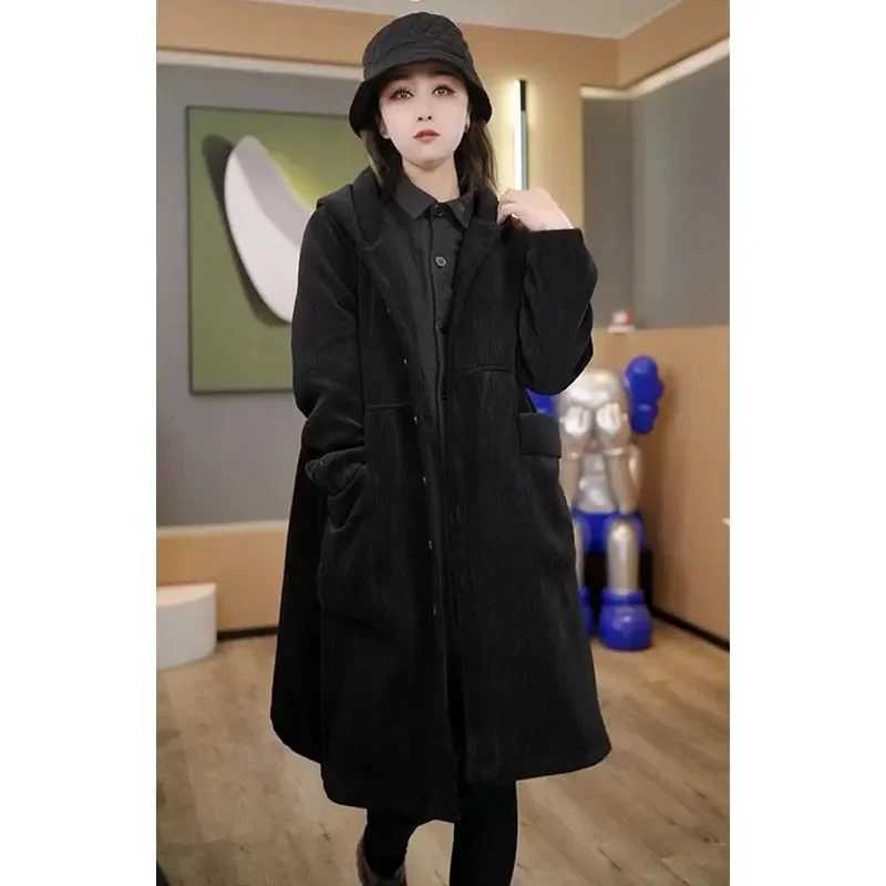 2023 Autumn and Winter Thick Coat Fashion Large Purple Windbreaker Big Pocket Womens Loose Versatile Corduroy Hooded Coat 6XLX240921