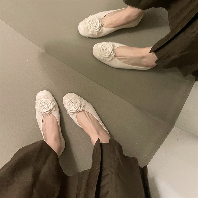 2025 S Fashion Designer Women Casual Flat Bottom Soft Sole Wer Design Vintage Gentle Style Comfort Trendy Shoes Triple Beige Brown Khaki Free Shipping