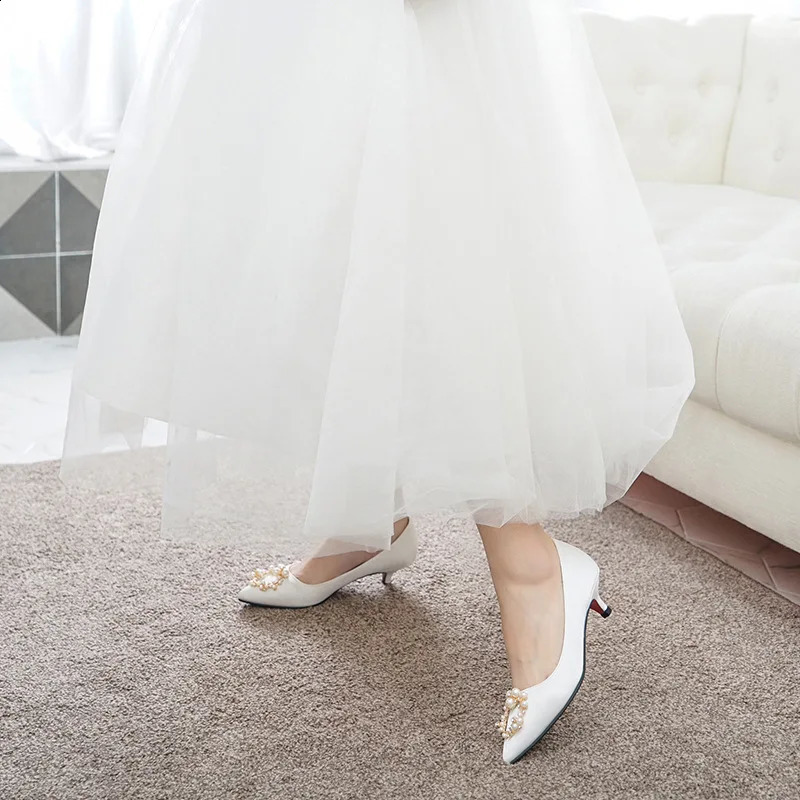 3cm low heel pregnant woman bride Medum white satin pump toe pearl round buckle slide on safety dress single shoe 240919