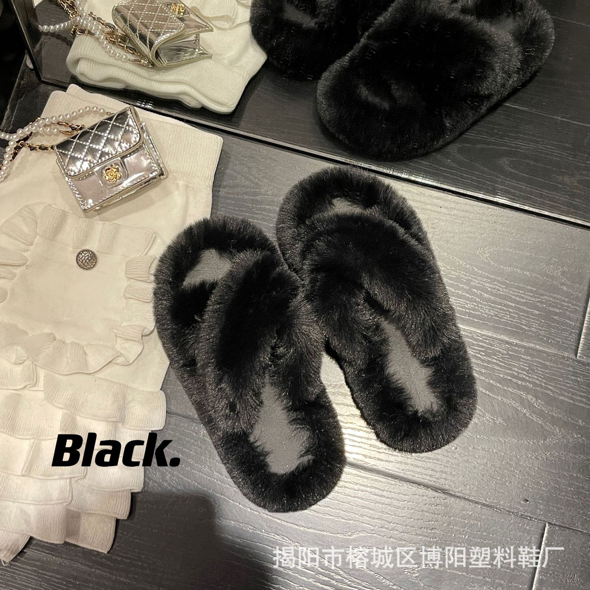 Women 2023 New Thick Bottom 4Cm Korean Fashion Shoes Autumn And Winter Cross Plush Slippers For Women's Outwear