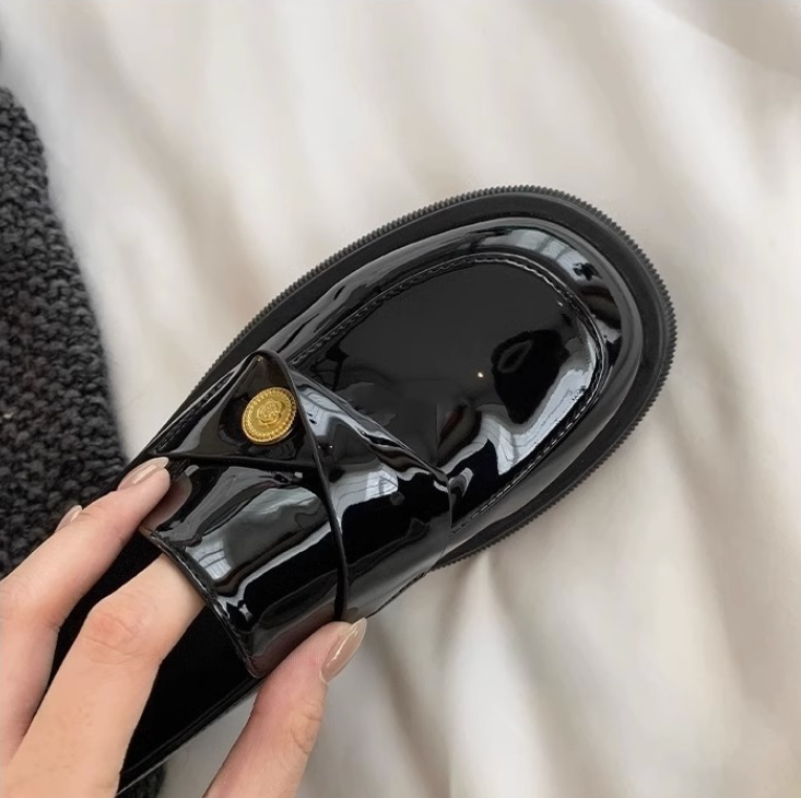 Women Casual Leather Loafers Shoes Thick Sole Square Toe Fashion Simple Versatile Design Sense Triple Black Free shipping