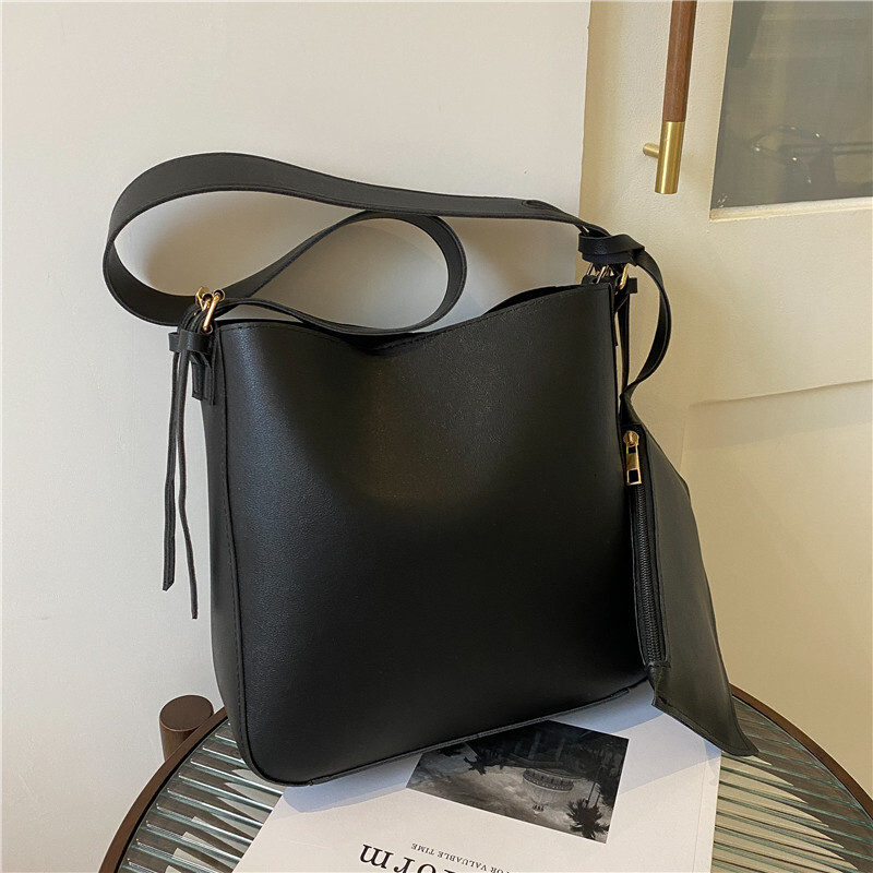 Autumn And Winter Women's Large Capacity Bucket 2025 New Fashion Niche Design Sense Single Shoulder Underarm Bag Multifunctional Single Shoulder 