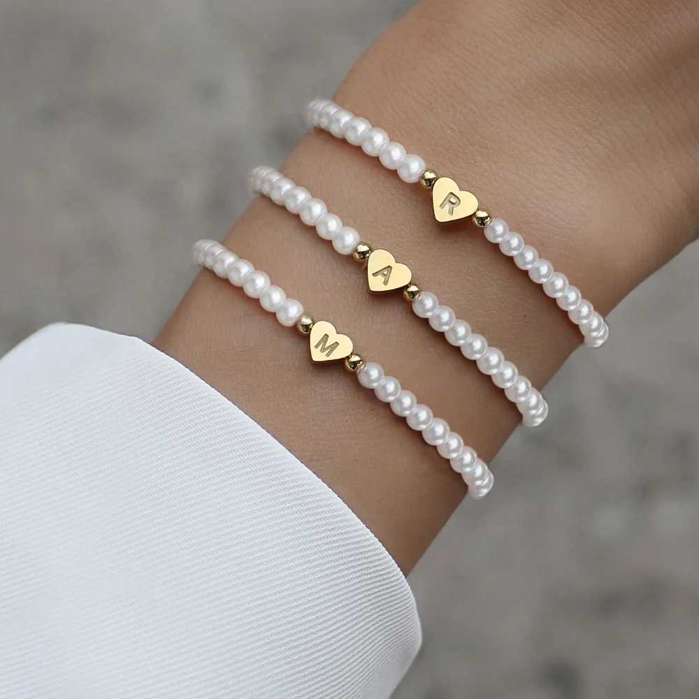 Hot Classic A-Z Heart Initial Letter Bracelet Women Temperament Imitation Pearl Bead Bracelet For Women Jewelry GiftX240921