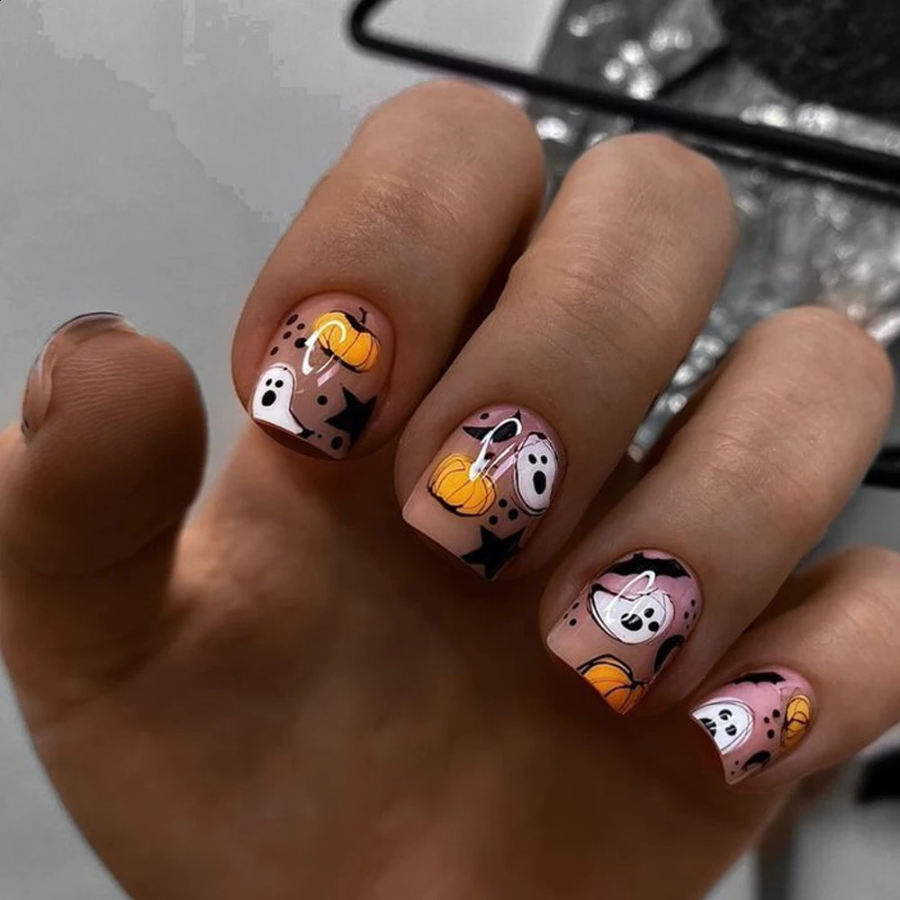 24pcs Simple Ghost Cartoon Wearable French Short Nails Square Head False Nail Press On Nails Manicure Tool 240914