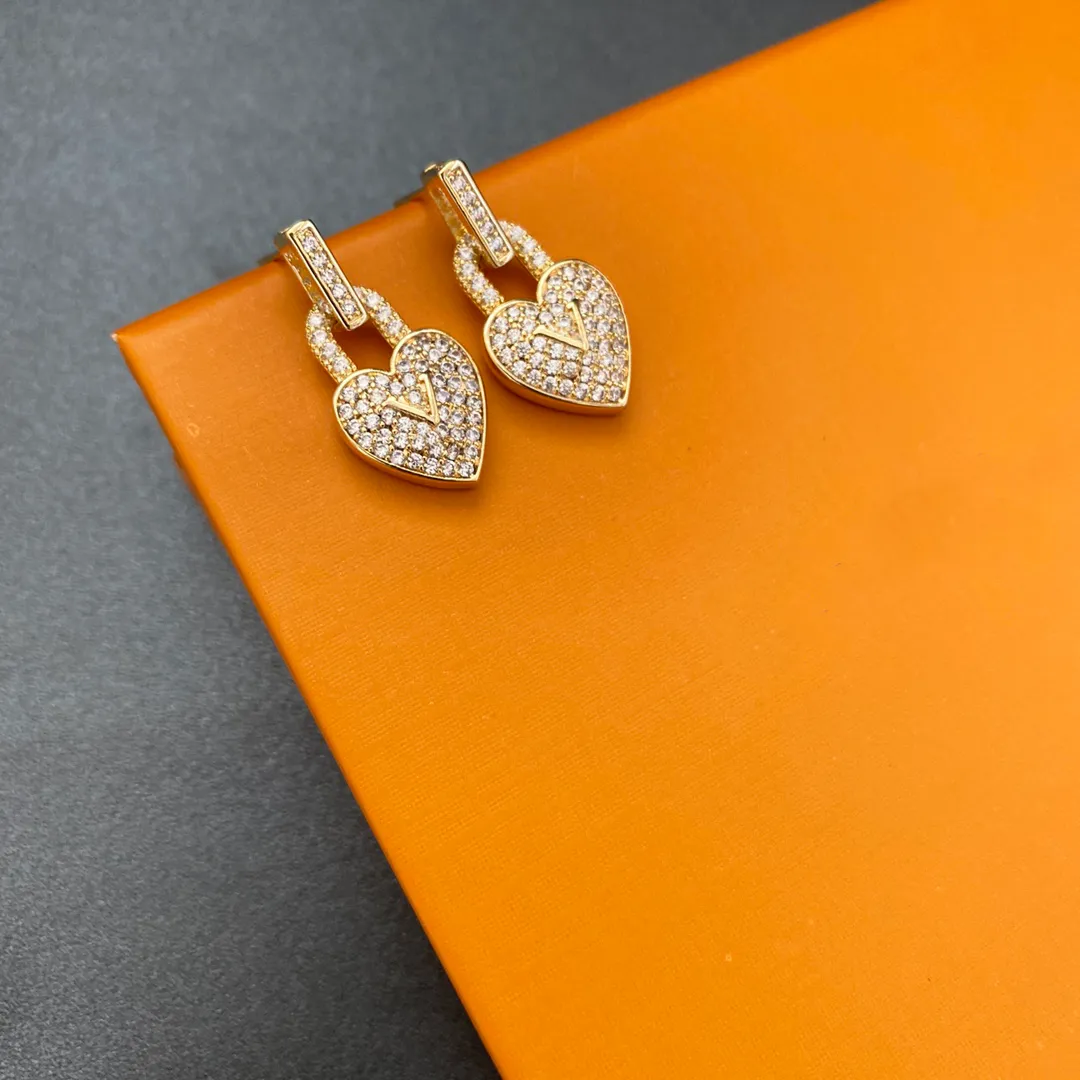 Luxury Designer Earrings for Women letter Stud Party Crystal Gold Plated Wedding Engagement Earrings Gift Jewelry