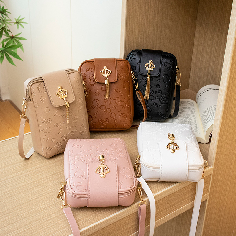 Embossed Crossbody Bag Designer Ladies Bag Shoulder Bags Fresh Sweet Phone Bag Casual Simple Fashion Bags Cartoon Patterned Small Handbag DPD2409213