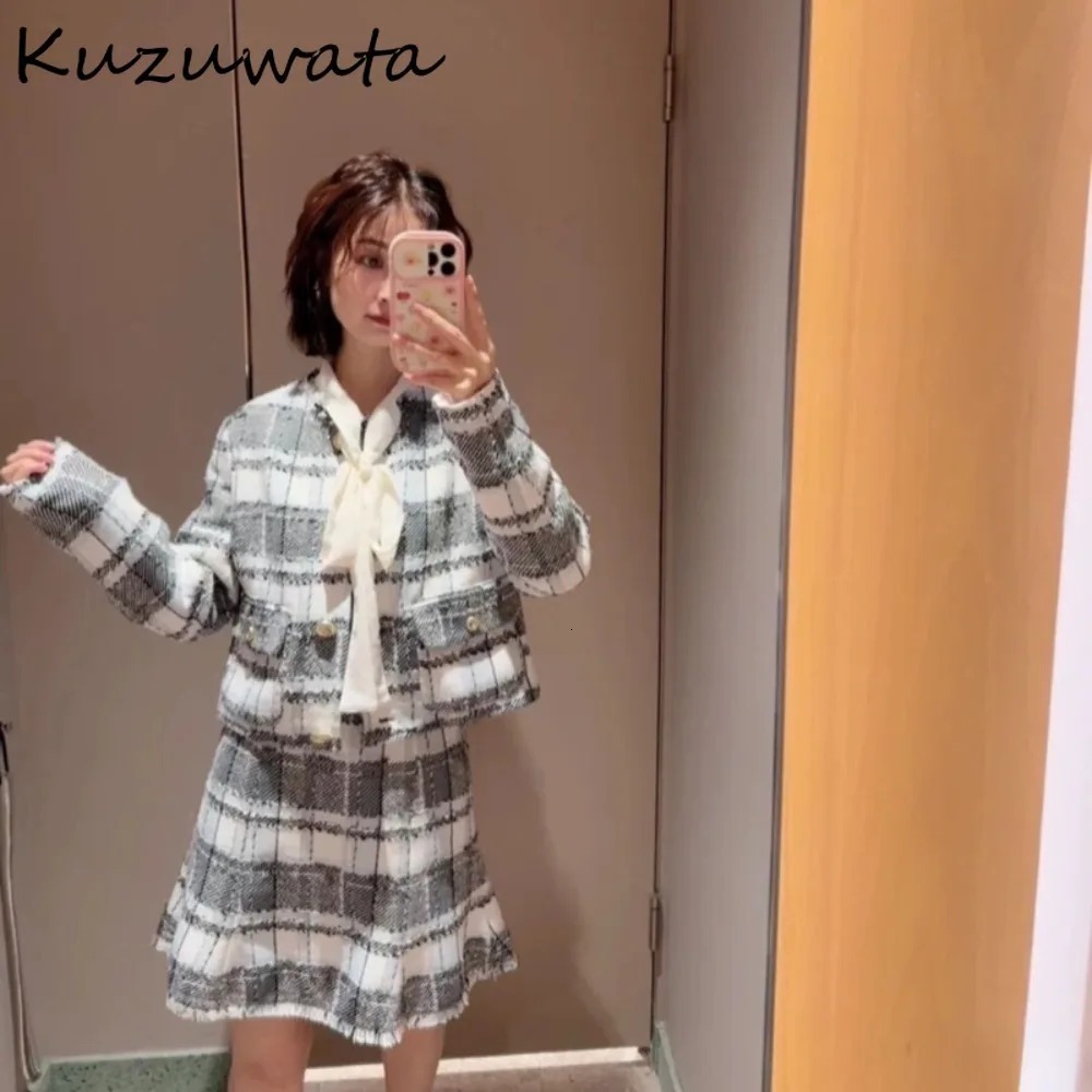 Kuzuwata Sweet O Neck Long Sleeve Elegant Coat Single Breasted Pocket All-Match Jacket Japan New Tweed Small Fragrance Outwears