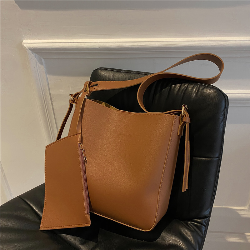 Autumn And Winter Women's Large Capacity Bucket 2025 New Fashion Niche Design Sense Single Shoulder Underarm Bag Multifunctional Single Shoulder 