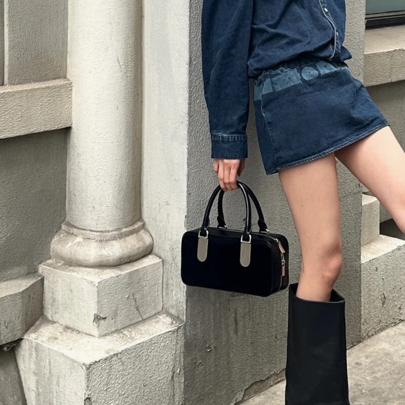 High-Quality Retro Boston Bag Black Designer Bowg Pillow Women Handbags Square Casual Ladies Winter Makeup Bags