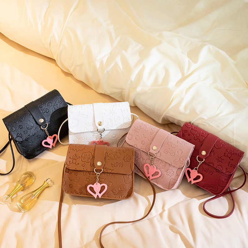 Designer Embossed Small Square Bag Crossbody Bag Ladies Shoulder Bags Hearts Hanging Decoration Mobile Phone Bag Fashion Bags DPD2409214
