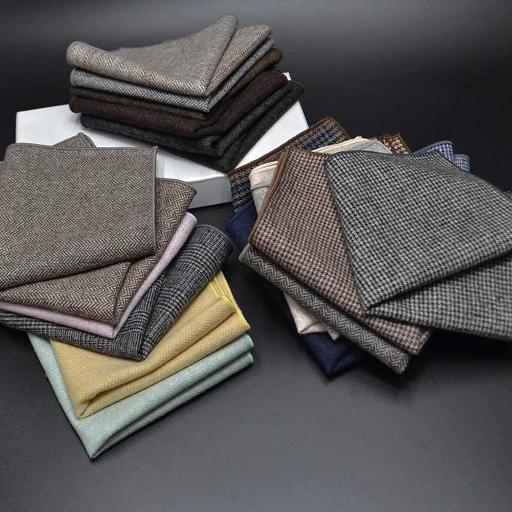 23*23CM New Vintage Wool Pocket Square Plaid Black Handkerchief Mens Business Suit Tie Accessories Scarf Hankies Tuxedo CravatX240921