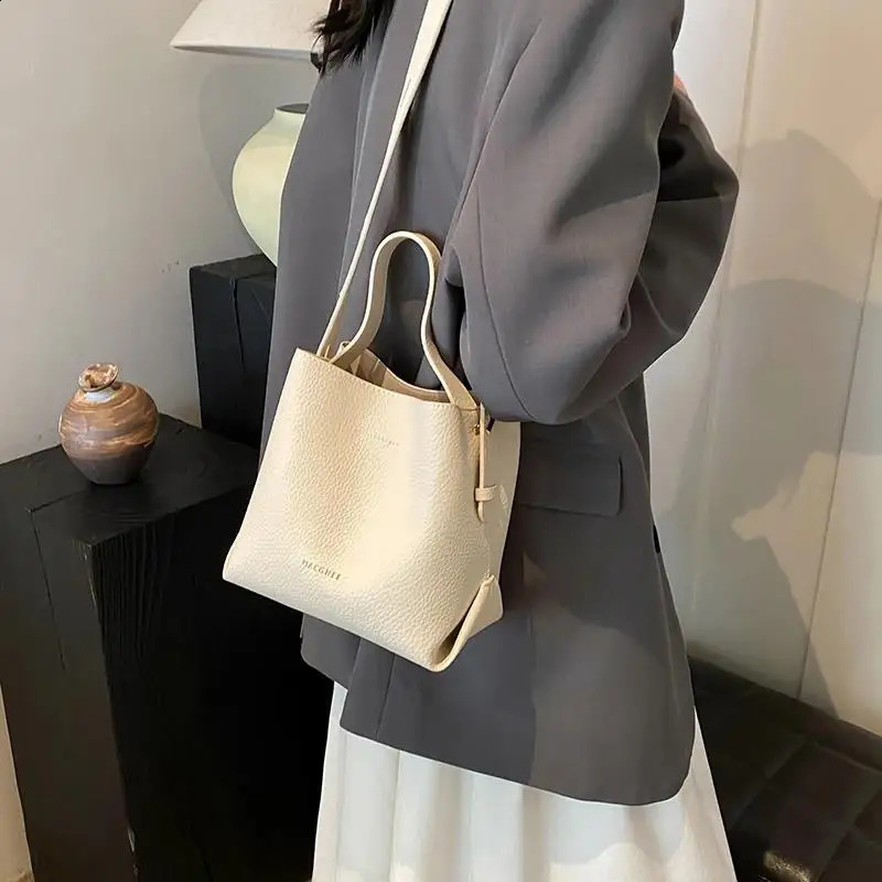 Small PU Leather Bucket Crossbody Bags Women Autumn Winter Simple Solid Shoulder Bags Travel Handbags And Purses Lady 240918