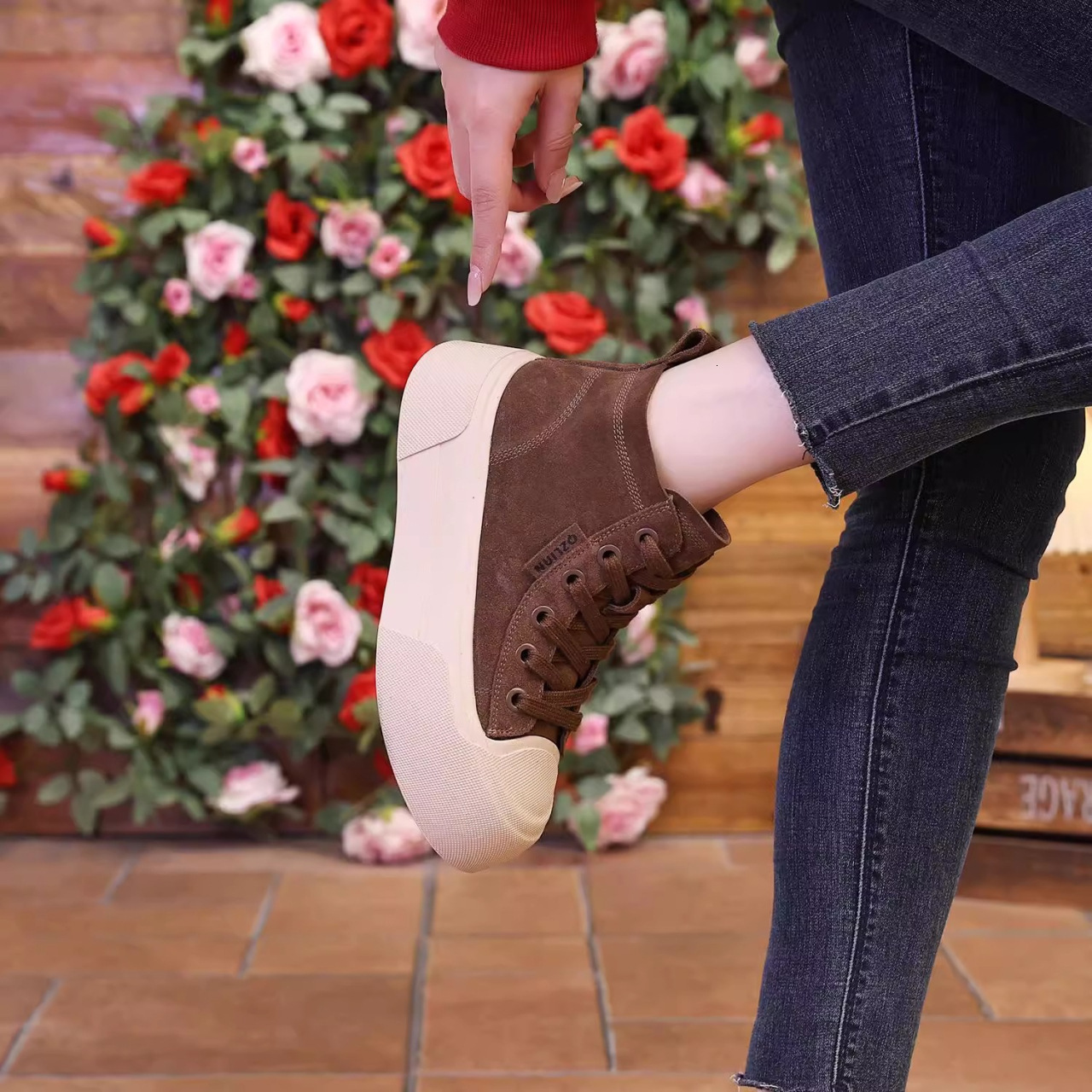 Soft leather thick sports high for women 2024 autumn new soft soled casual board versatile low top single shoes ddmythur