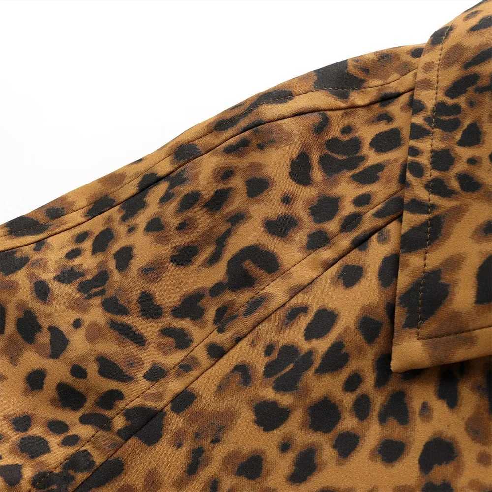Taop Za 2024 Summer New Product Womens Fashion and Casual Versatile Long sleeved Animal Pattern Printed Long WindbreakerX240921